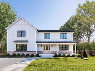 90 Roses Grove Rd, Southampton, NY 11968