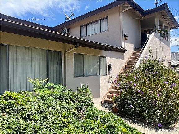 3rd image of 820 N Lido Ln
