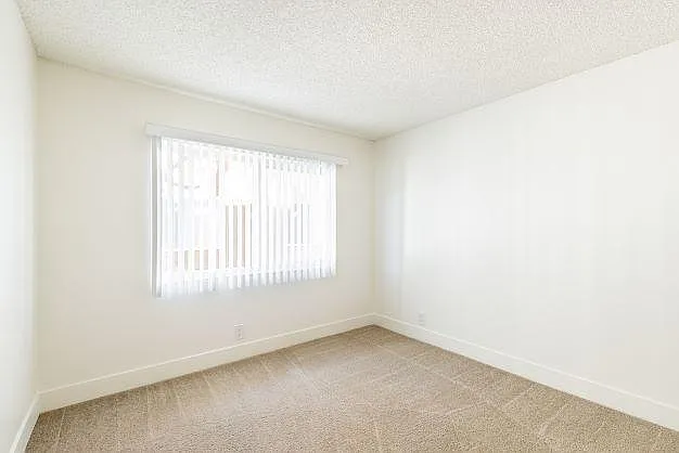 Parkwood Apartments — Photo 49