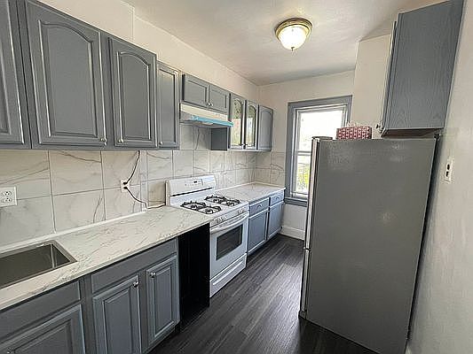 1st image of 34-24 Crescent St #2