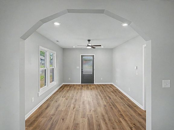 3rd image of 219 Cherry St