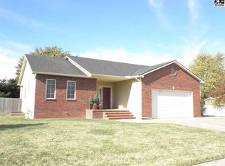 3115 N Lakeview Rd, Hutchinson, KS 67502