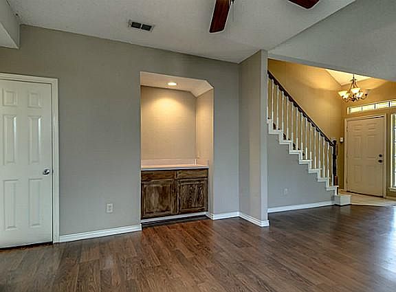 5th image of 1220 Hyde Park Dr