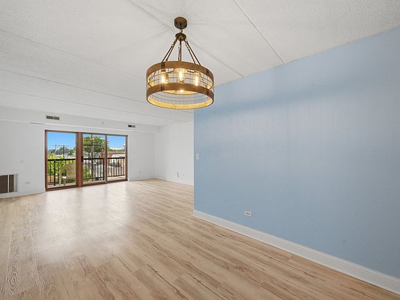 4th image of 7414 W Irving Park Rd Unit 305