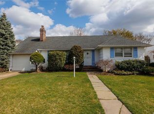 1597 Blenheim Rd, Rockville Centre, NY 11570