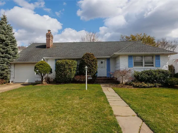 1597 Blenheim Road, Rockville Centre, NY 11570