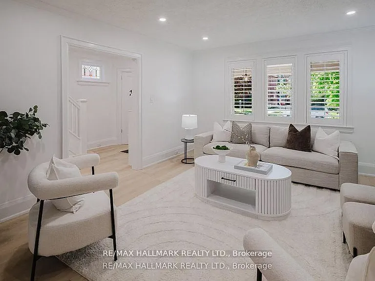 18 Glen Stewart Ave — Photo 5