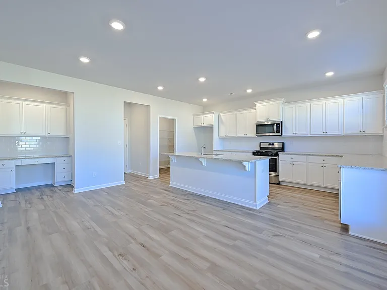 303 Eleanora Xing — Photo 17