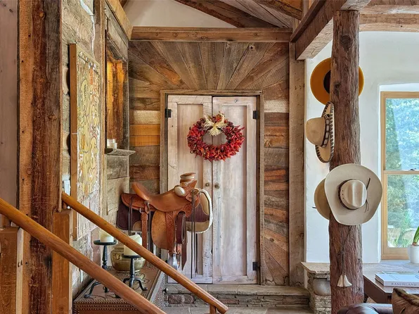 1330 Cerro Gordo Rd Unit F, Santa Fe, NM 87501