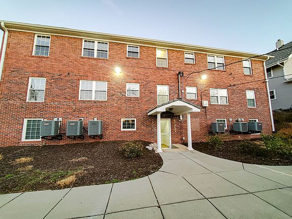 4th image of 814 S 38th St #743A061F