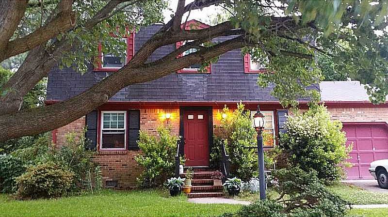 1st image of 417 Longdale Cres