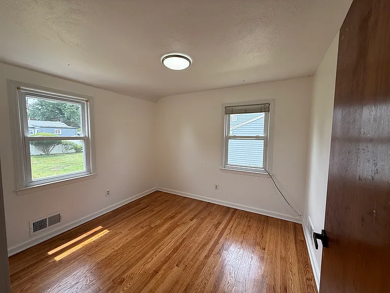 585 Mountainview Dr — Photo 12