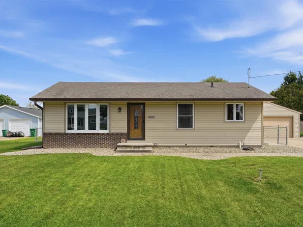 409 Space Ave SW, Mitchellville, IA 50169