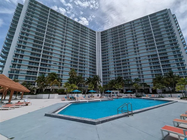 100 Bayview Dr, Sunny Isles Beach, FL
