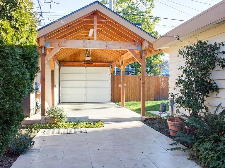 2344 McGilvra Blvd E — Photo 9