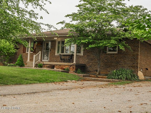 3rd image of 3854 Bells Mill Rd