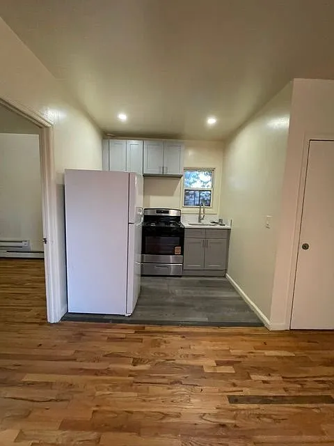9 bed, 3.0 bath, 824 sqft, $3,500 — Photo 1