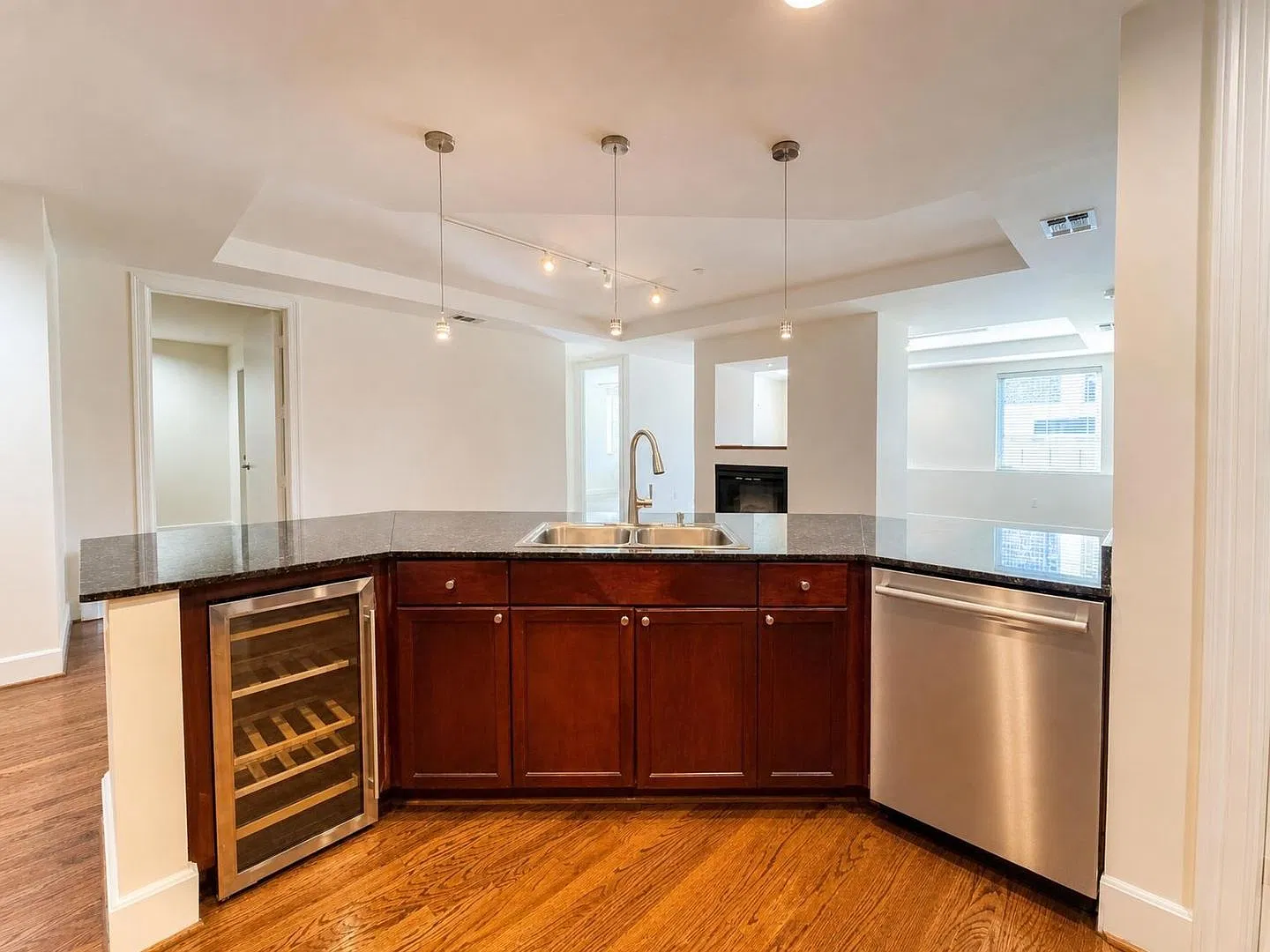 1505 Elm St — Photo 3