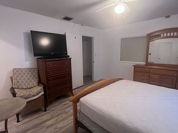 2nd image of 3430 Eagle Ave #8