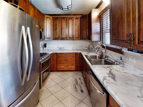 5th image of 1207 E 32nd St