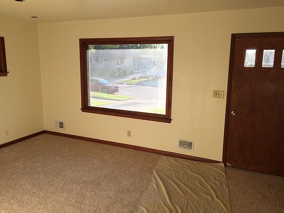 4th image of 2029 Briar Dr