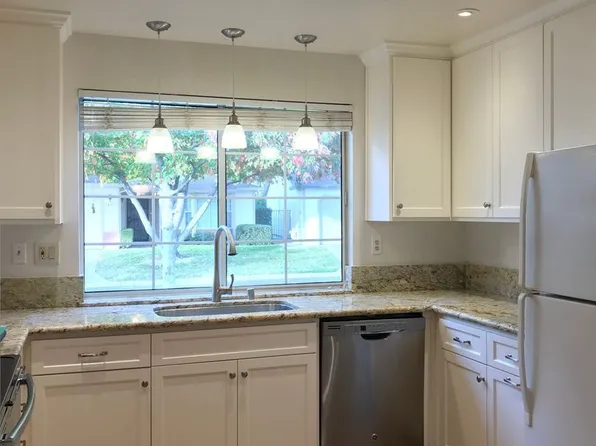 7412 Sunborough Ln, Sacramento, CA 95828