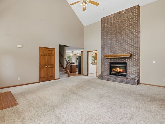 3rd image of 5577 N Beech Tree Dr