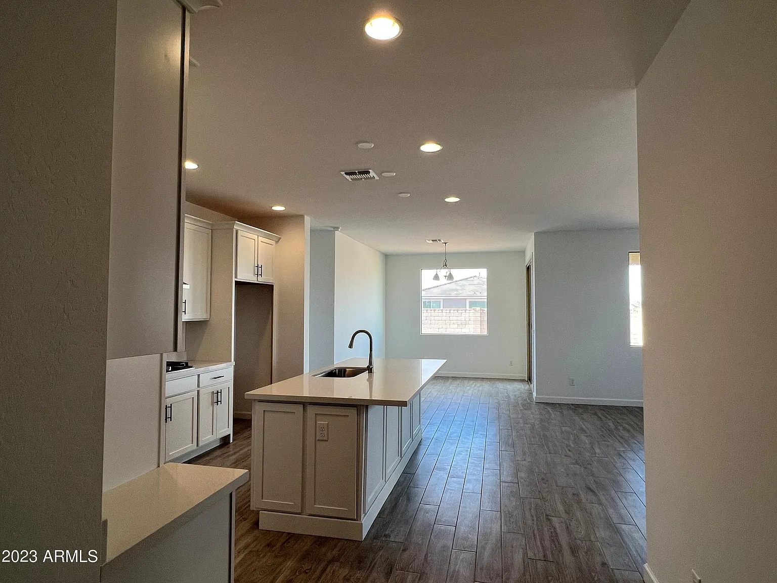3 bed, 2.0 bath, 1778 sqft, $4,500 — Photo 4