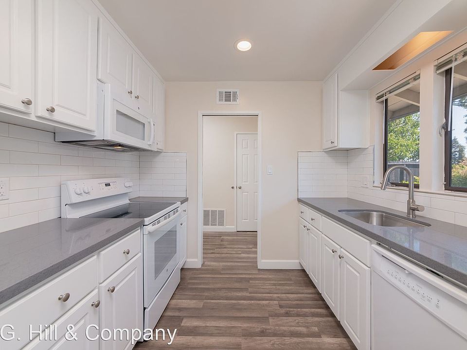 1st image of 1936 Desert Cir APT 1