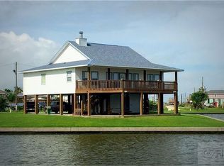 1240 Waterways Dr, Crystal Beach, TX 77650