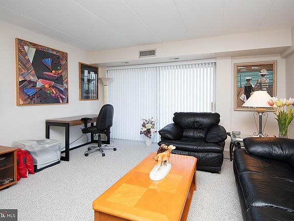 4th image of 100 West Ave APT 414W