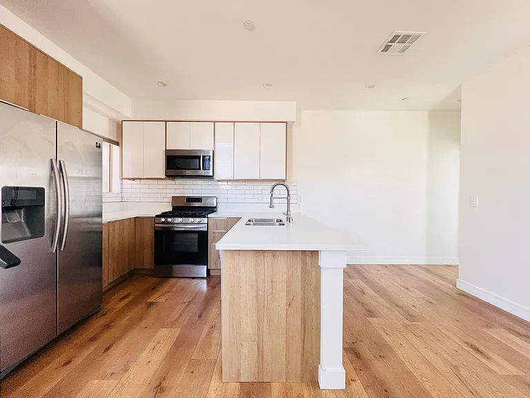 250 S Burlington Ave #250 — Photo 22