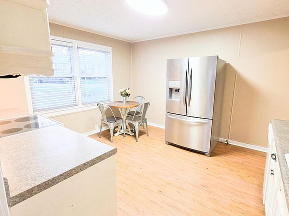 4th image of 901 Valley Vista Dr
