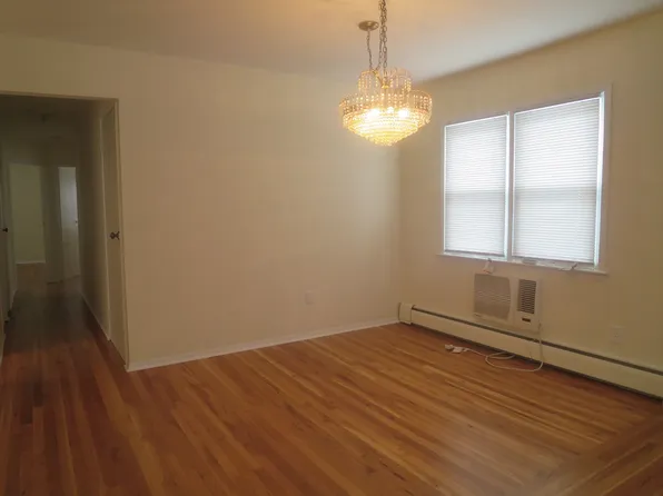 7 Country Village Ct #2, Bayonne, NJ 07002