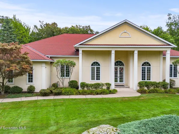 6 Kipling Dr, Moosic, PA 18507