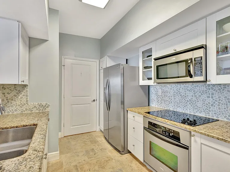975 NW Flagler Ave #407 — Photo 10