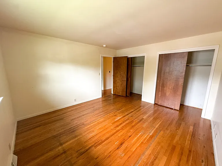 601 E Washington St #8 — Photo 13