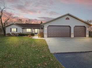 W9109 Brazelton Dr, Kewaskum, WI 53040