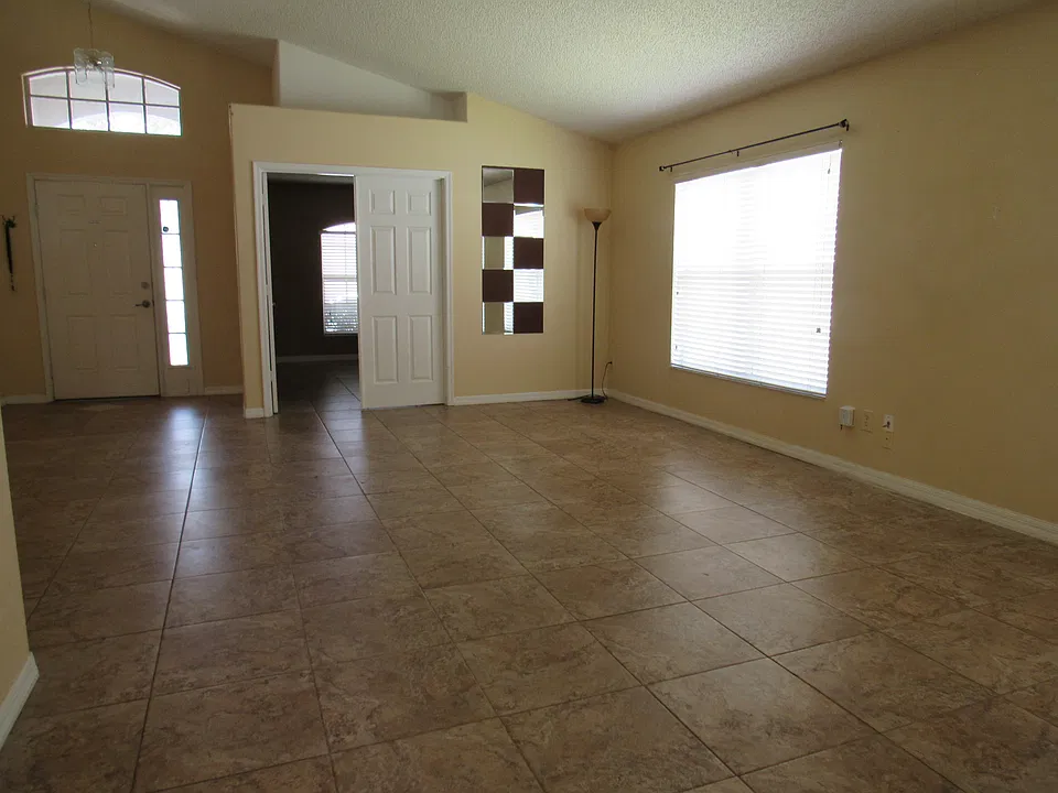 3801 Shawn Cir