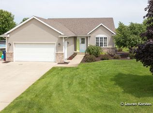 1833 Pheasant Ridge Dr, Dorr, MI 49323
