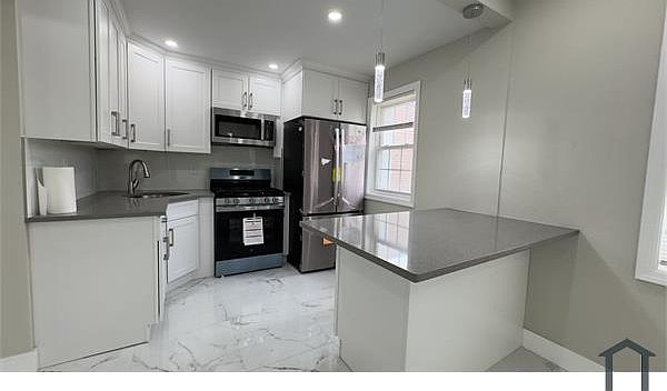 1st image of 4128 Wickham Ave
