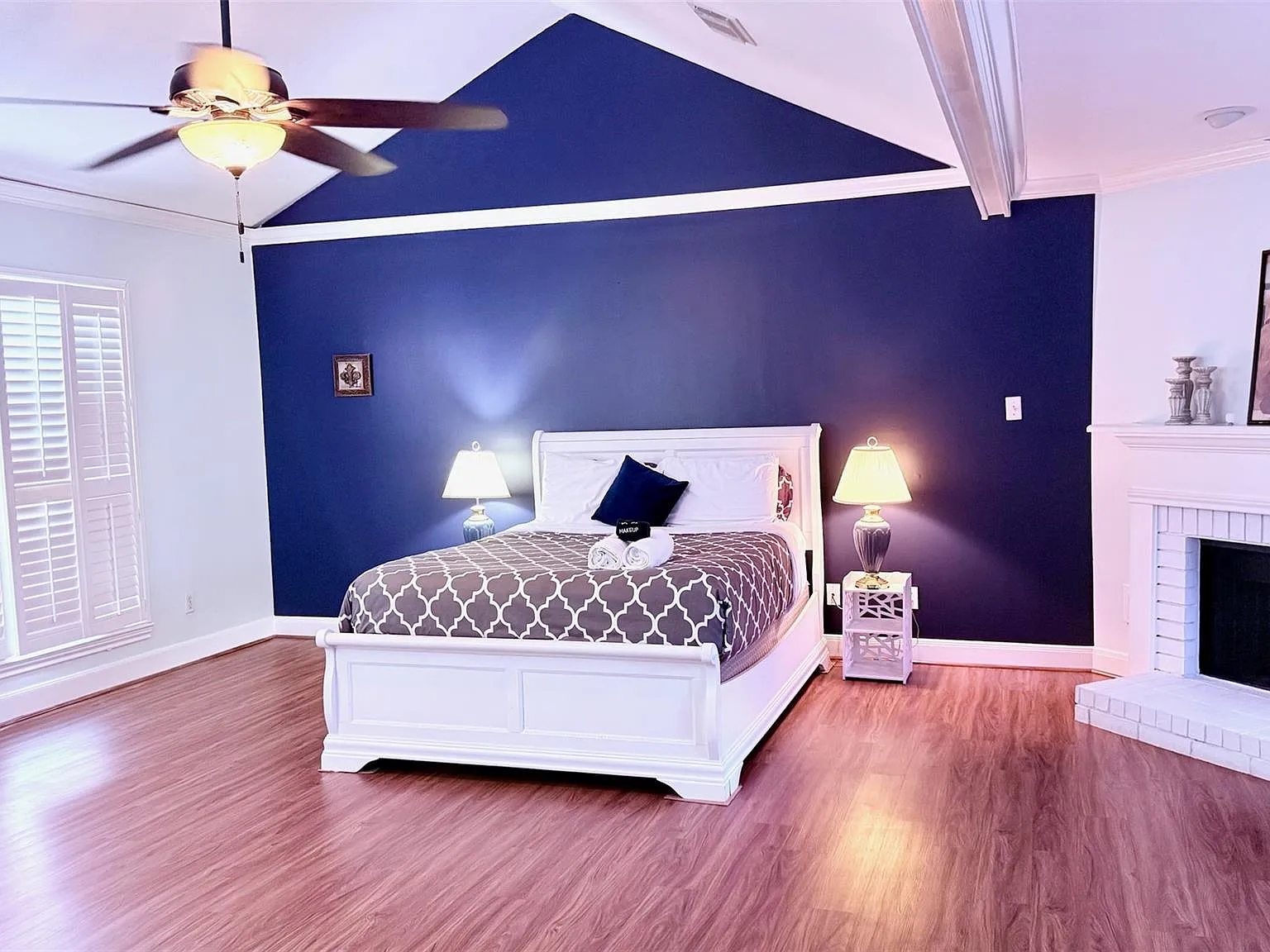 4 bed, 3.0 bath, 2708 sqft, $6,000 — Photo 2