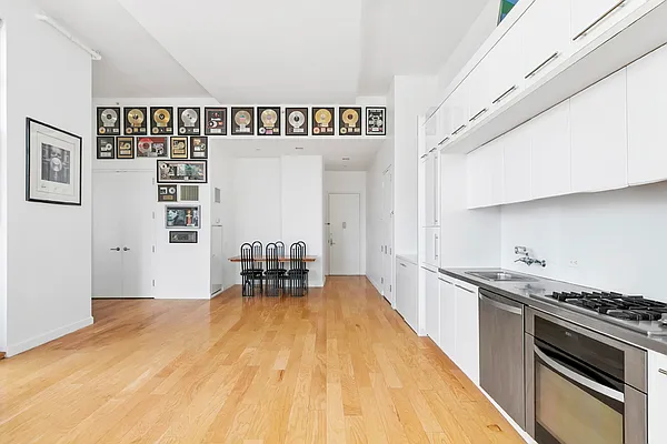 Sold by Compass | media 3