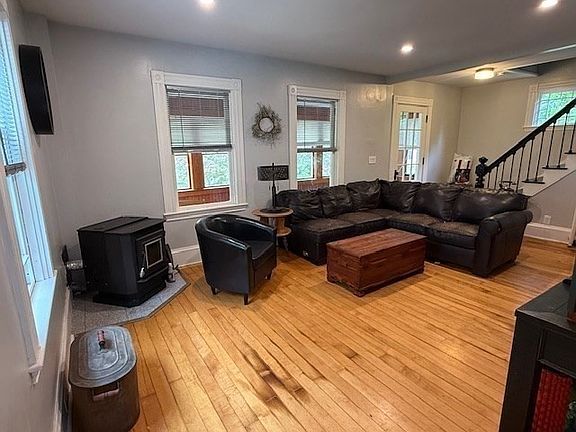 4th image of 19 Montello St