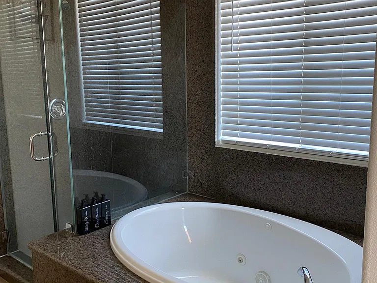 10512 Aurora Pl — Photo 2