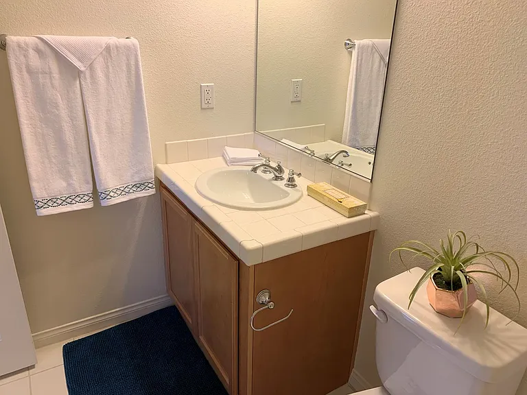 Glenoaks Villas — Photo 18