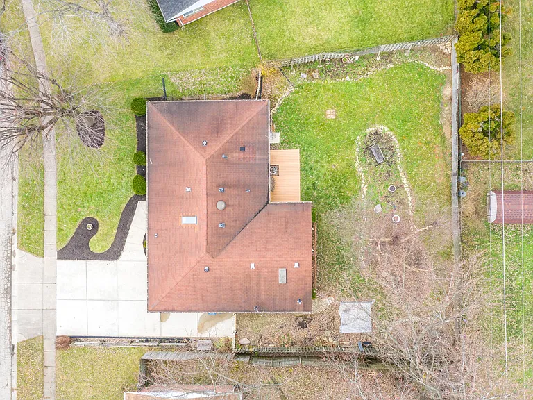 6757 Summerdale Dr — Photo 46