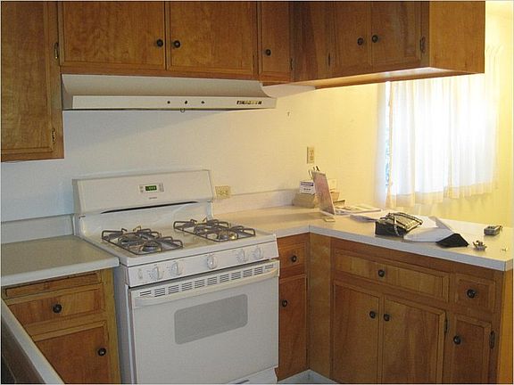 2nd image of 131 S Sunnyslope Ave