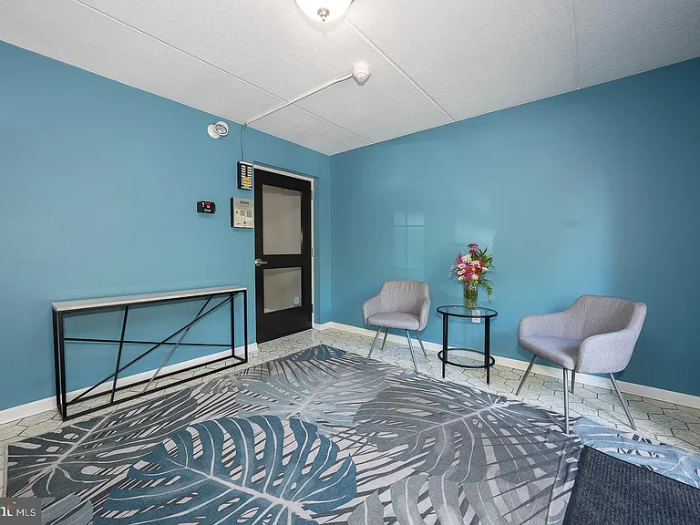 260 W Montgomery Ave #304 — Photo 4