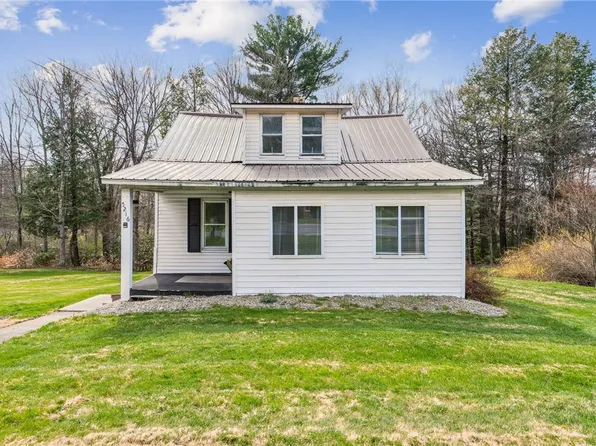 5216 Dark Shade Dr, Cairnbrook, PA 15924